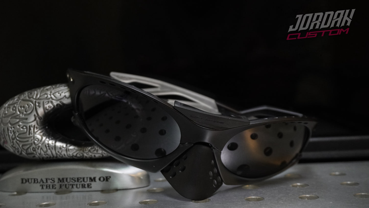 PLANTARIS MATTE BLACK