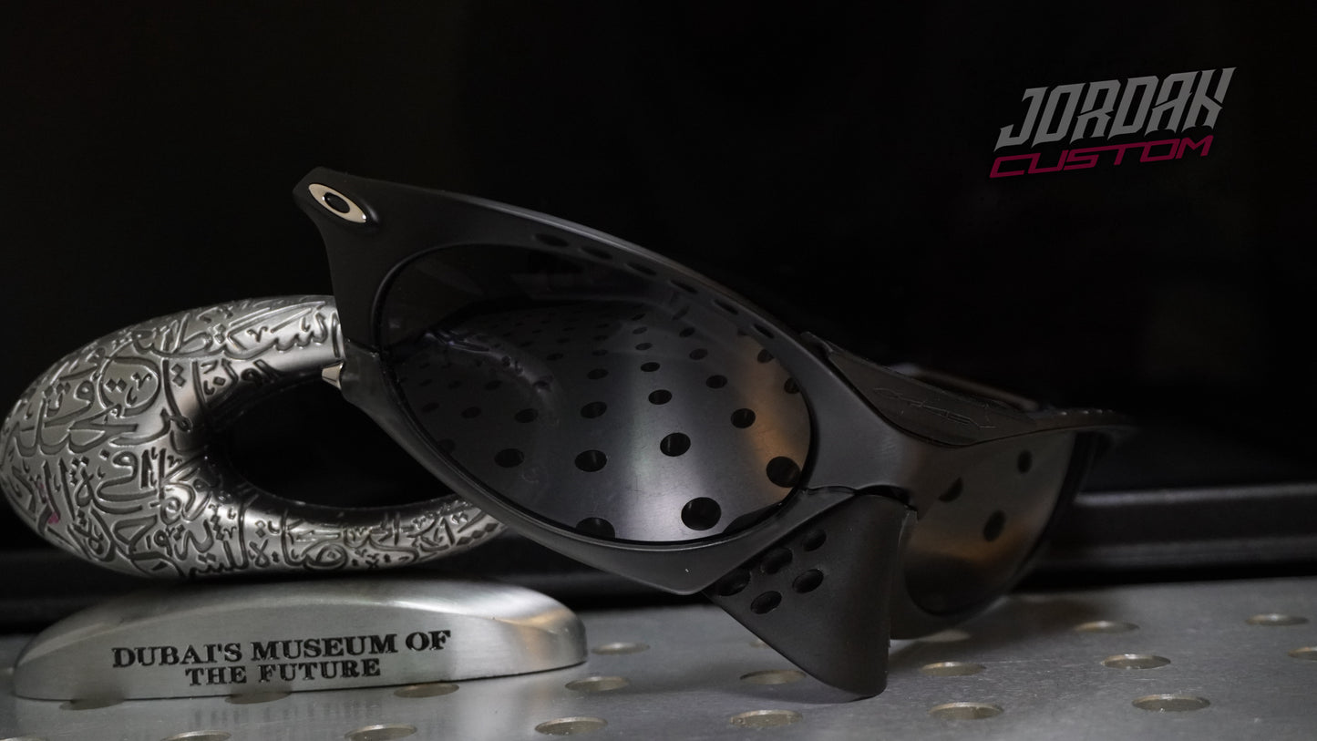 PLANTARIS MATTE BLACK